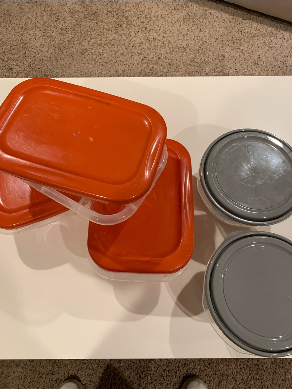 Set of storage containers